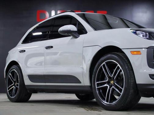 2020 Porsche Macan Sport Utility 4D