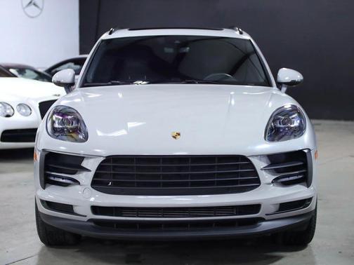 2020 Porsche Macan Sport Utility 4D