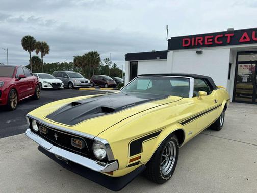 Yellow 1972 Ford Mustang Base