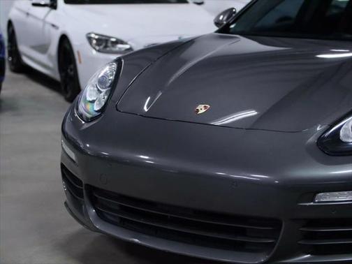 2015 Porsche Panamera 4