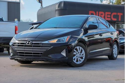2019 Hyundai ELANTRA SE