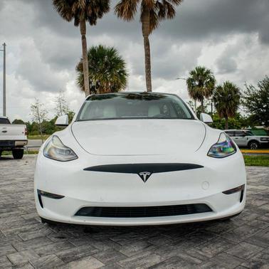 Pearl White Multi-Coat 2022 Tesla Model Y Performance Dual Motor All-Wheel Drive