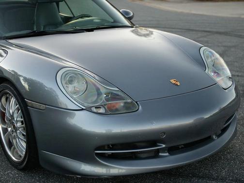 2001 Porsche 911 Carrera 4