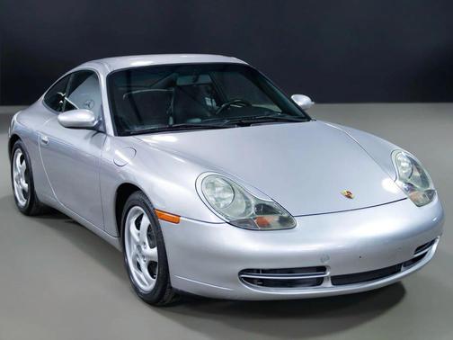 2000 Porsche 911 Carrera
