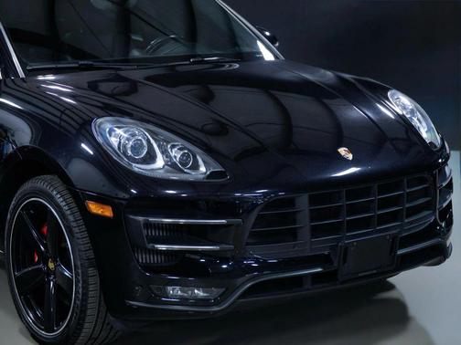 2017 Porsche Macan Turbo