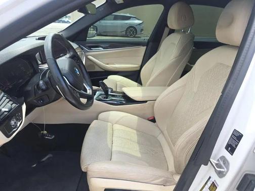 Alpine White 2021 BMW 530 xDrive