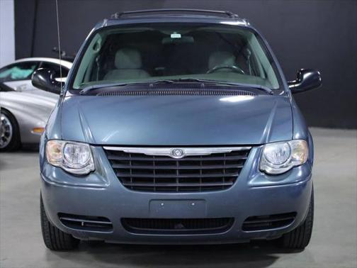 2006 Chrysler Town & Country Touring