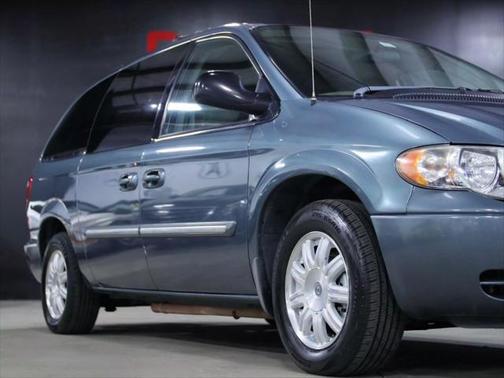 2006 Chrysler Town & Country Touring