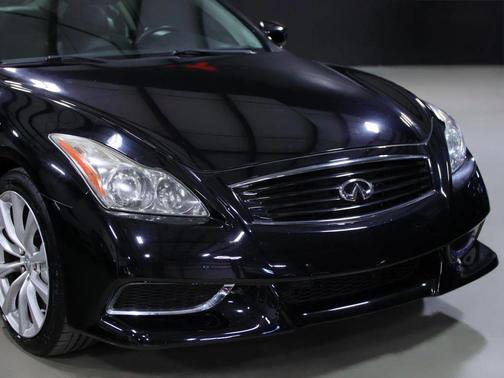 2010 INFINITI G37 Sport