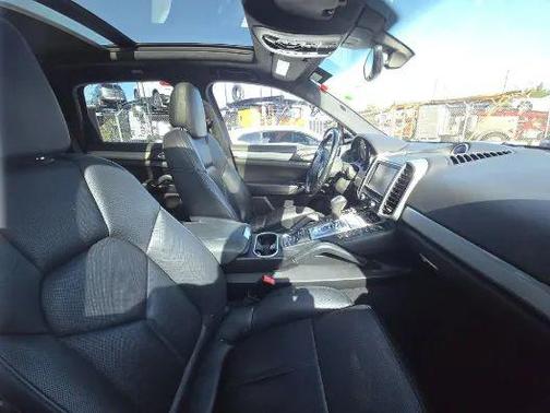 2014 Porsche Cayenne GTS