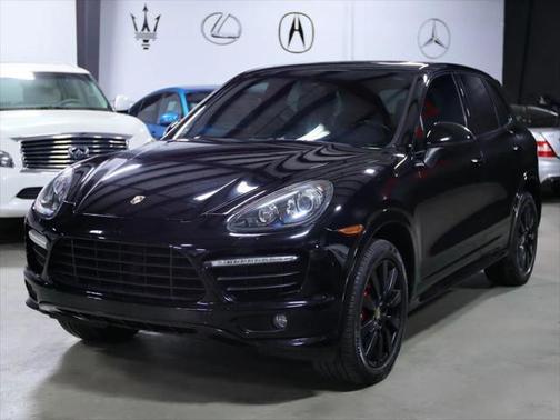 2014 Porsche Cayenne GTS