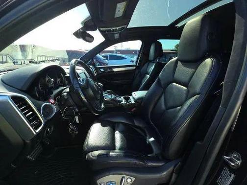 2014 Porsche Cayenne GTS