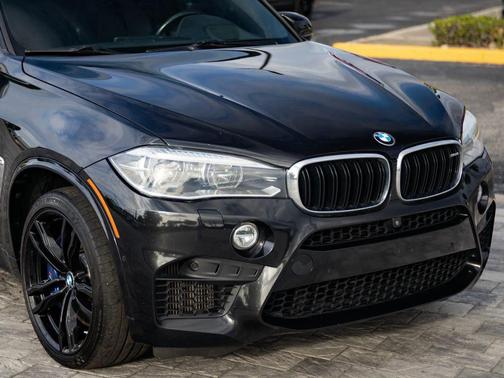 Black 2018 BMW X5 M Base