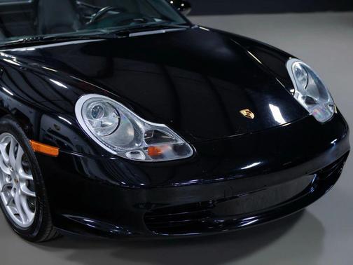 2004 Porsche Boxster Cabriolet 2D