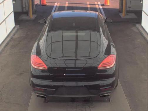2015 Porsche Panamera 4