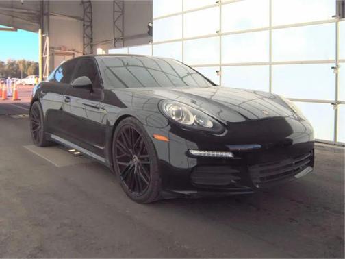 2015 Porsche Panamera 4
