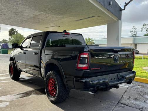 Diamond Black Crystal Pearlcoat 2019 RAM 1500 Big Horn