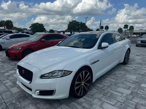 Fuji White 2019 Jaguar XJ XJL Portfolio