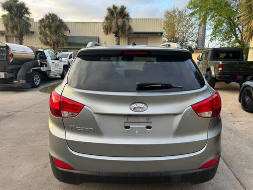 2015 Hyundai TUCSON SE