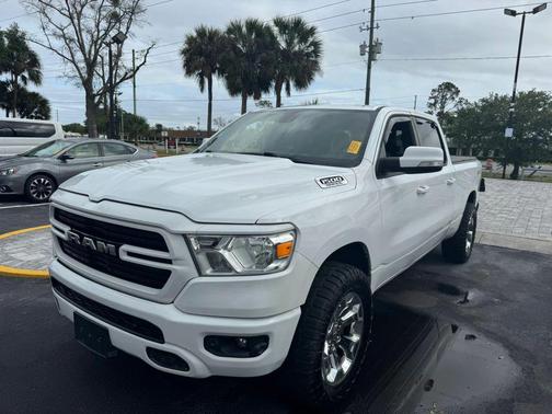 Bright White Clearcoat 2019 RAM 1500 Big Horn