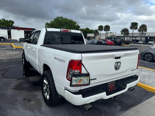 Bright White Clearcoat 2019 RAM 1500 Big Horn