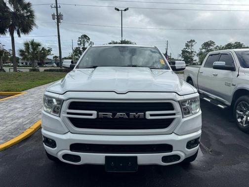 Bright White Clearcoat 2019 RAM 1500 Big Horn