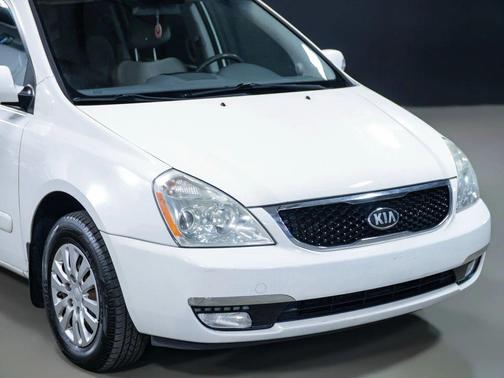 2014 Kia Sedona LX