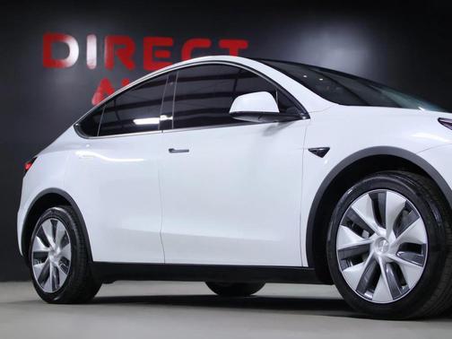 2023 Tesla Model Y Long Range Sport Utility 4D