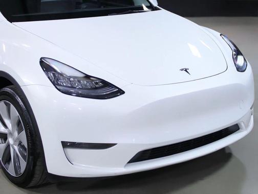 2023 Tesla Model Y Long Range Sport Utility 4D