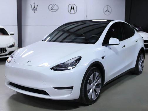 2023 Tesla Model Y Long Range Sport Utility 4D