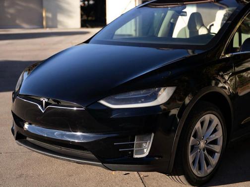 2019 Tesla Model X Long Range