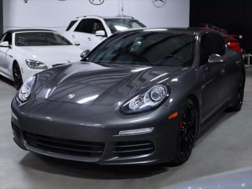 2015 Porsche Panamera 4