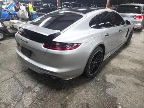 2018 Porsche Panamera 4S