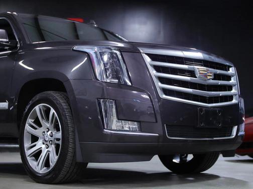 2017 Cadillac Escalade Luxury