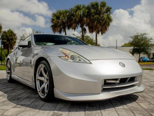 Brilliant Silver Metallic 2009 Nissan 370Z NISMO
