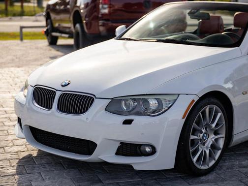 White 2013 BMW 328 328i Convertible 2D