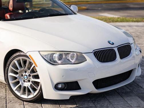 White 2013 BMW 328 328i Convertible 2D