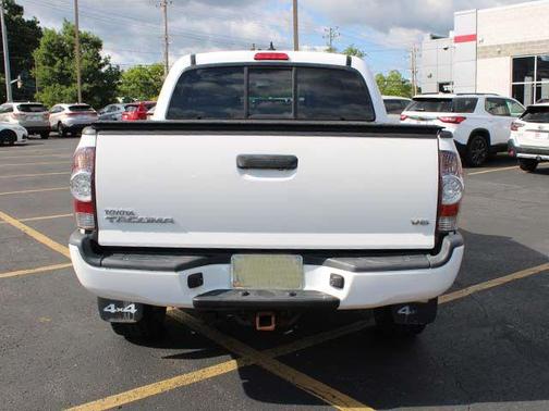 Super White 2015 Toyota Tacoma Base