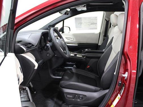 2025 Toyota Sienna Limited