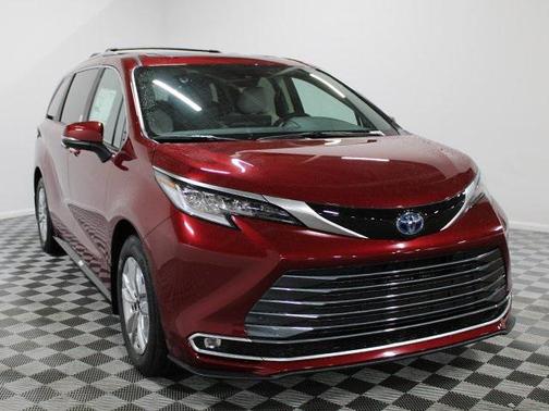 2025 Toyota Sienna Limited