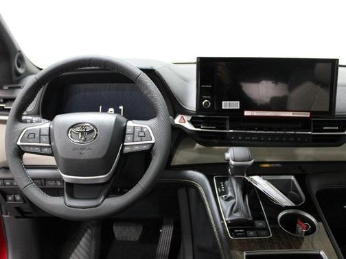 2025 Toyota Sienna Limited