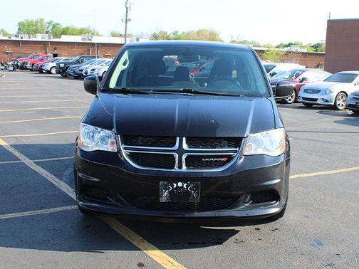 Black Onyx Crystal Pearlcoat 2019 Dodge Grand Caravan SE
