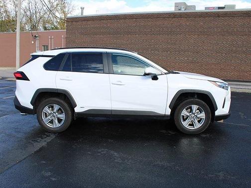 2025 Toyota RAV4 Hybrid XLE