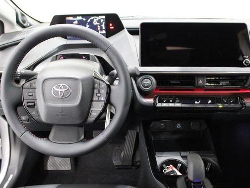2025 Toyota Prius L