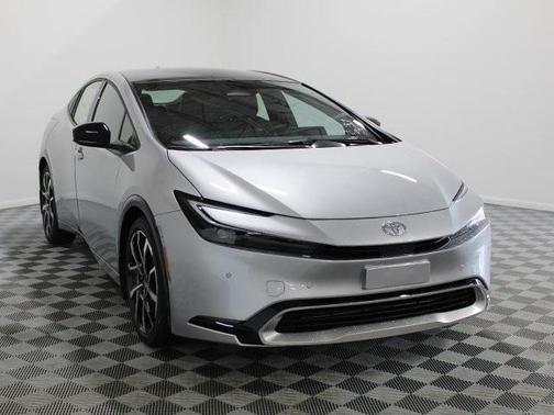 2025 Toyota Prius L