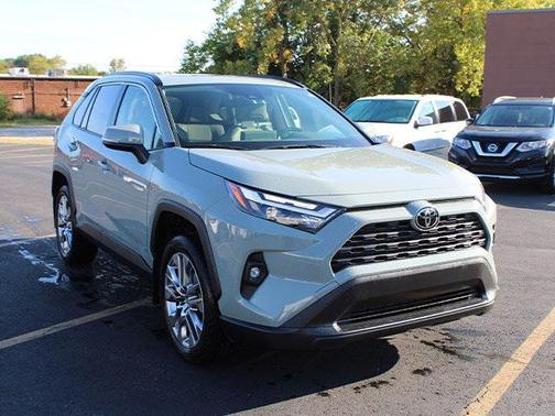 2022 Toyota RAV4 XLE Premium