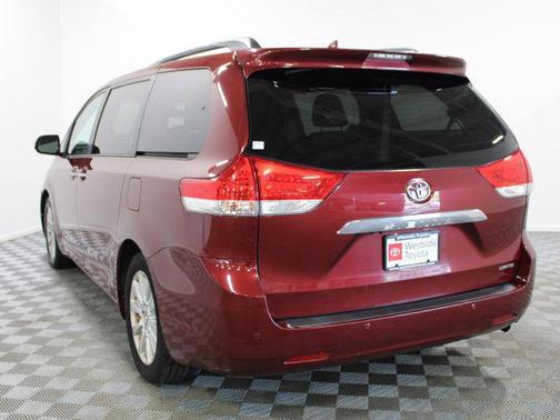 Salsa Red Pearl 2013 Toyota Sienna Limited