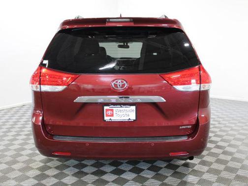 Salsa Red Pearl 2013 Toyota Sienna Limited