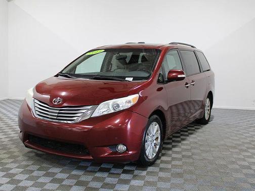 Salsa Red Pearl 2013 Toyota Sienna Limited
