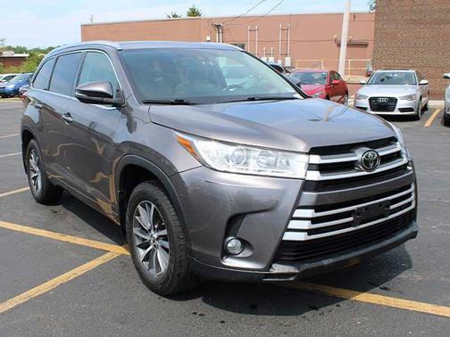Predawn Gray Mica 2017 Toyota Highlander XLE
